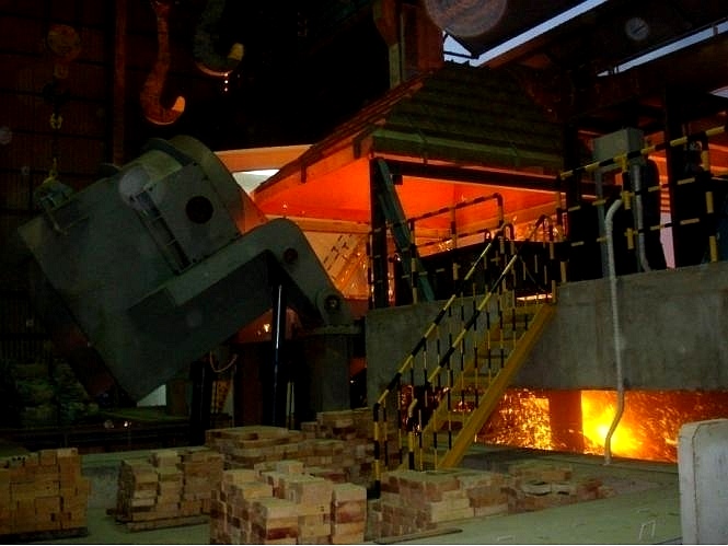 渣罐自動翻轉裝置 渣罐自動翻轉裝置